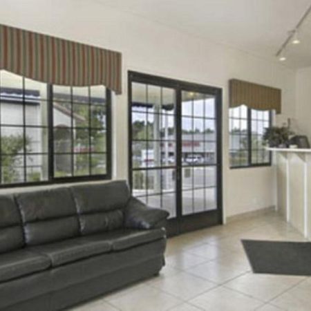 Bridgeway Inn & Suites Redding Interior foto