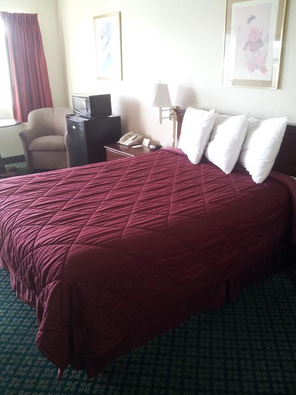 Bridgeway Inn & Suites Redding Bagian luar foto