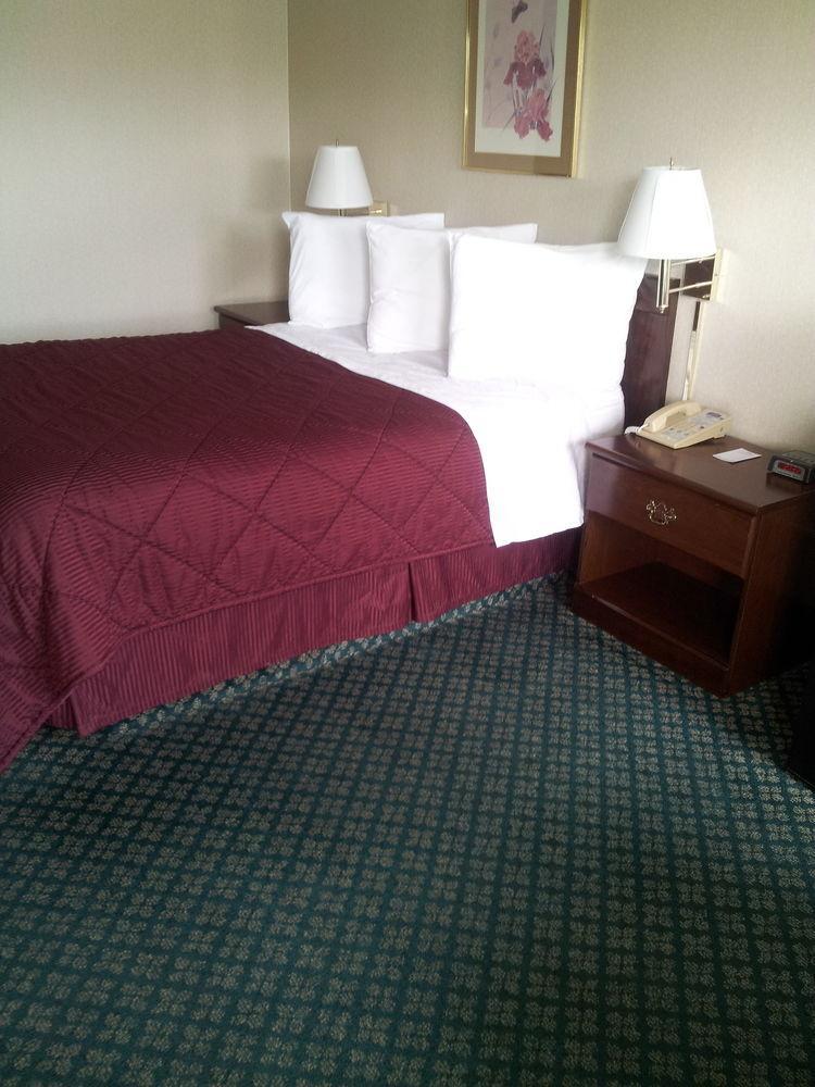 Bridgeway Inn & Suites Redding Bagian luar foto