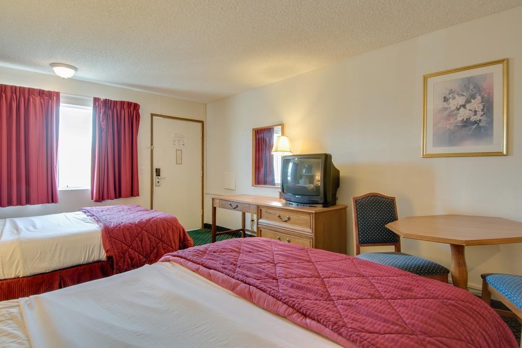Bridgeway Inn & Suites Redding Bagian luar foto