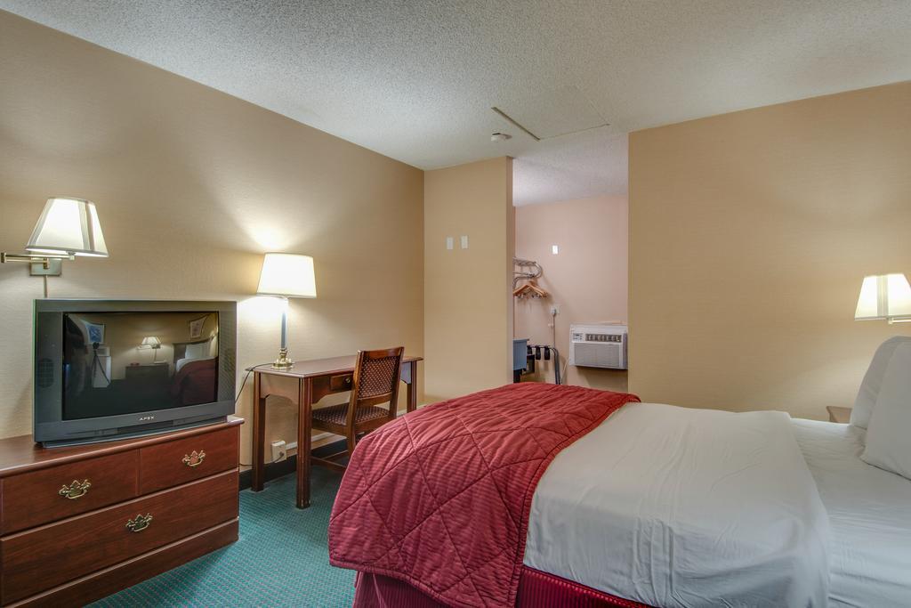 Bridgeway Inn & Suites Redding Bagian luar foto