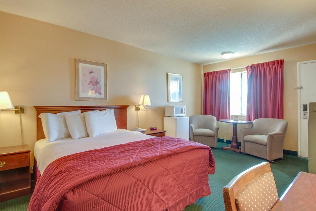 Bridgeway Inn & Suites Redding Bagian luar foto