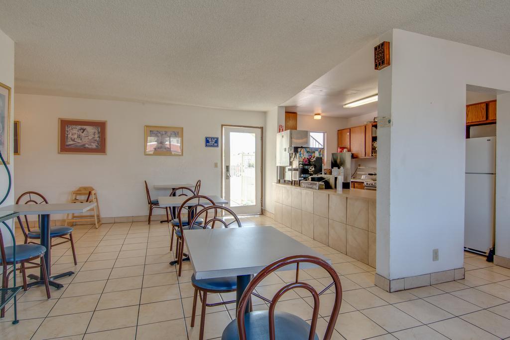 Bridgeway Inn & Suites Redding Bagian luar foto