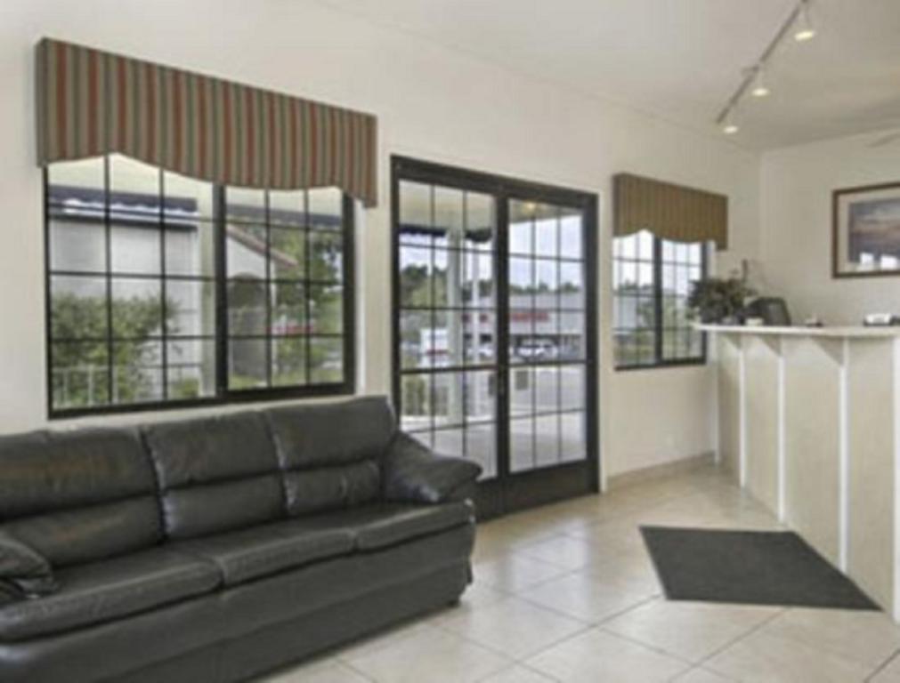 Bridgeway Inn & Suites Redding Interior foto